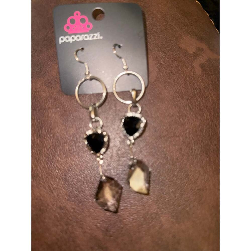 Women's Paparazzi One Size Silver & Black Drop Earrings